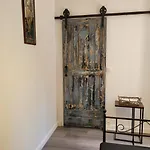 Le Manoir Paradi Apartment *