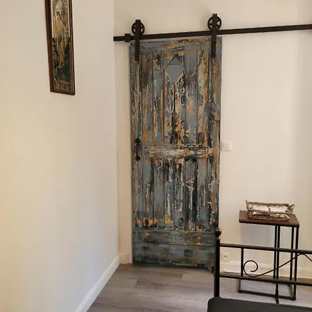 Le Manoir Paradi Apartment *