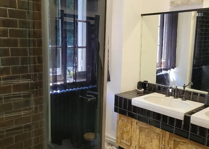 Le Manoir Paradi Apartment